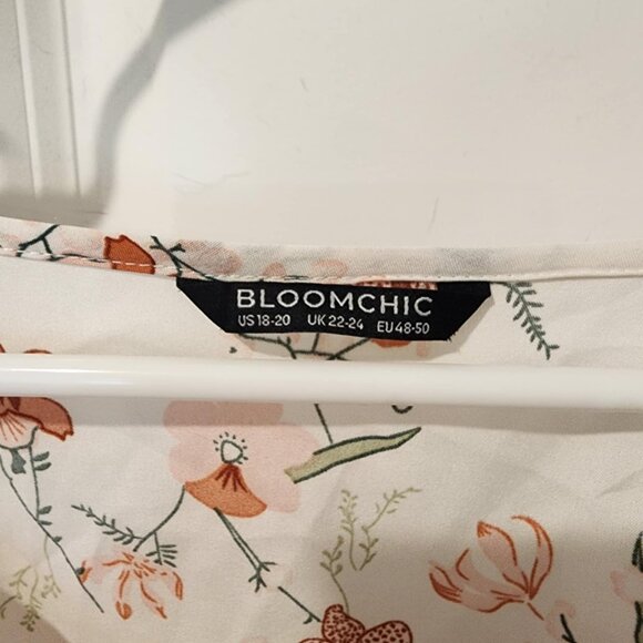 BloomChic Floral Print Ruffles Flounce Sleeve Surplice Neck Blouse - Picture 4 of 4